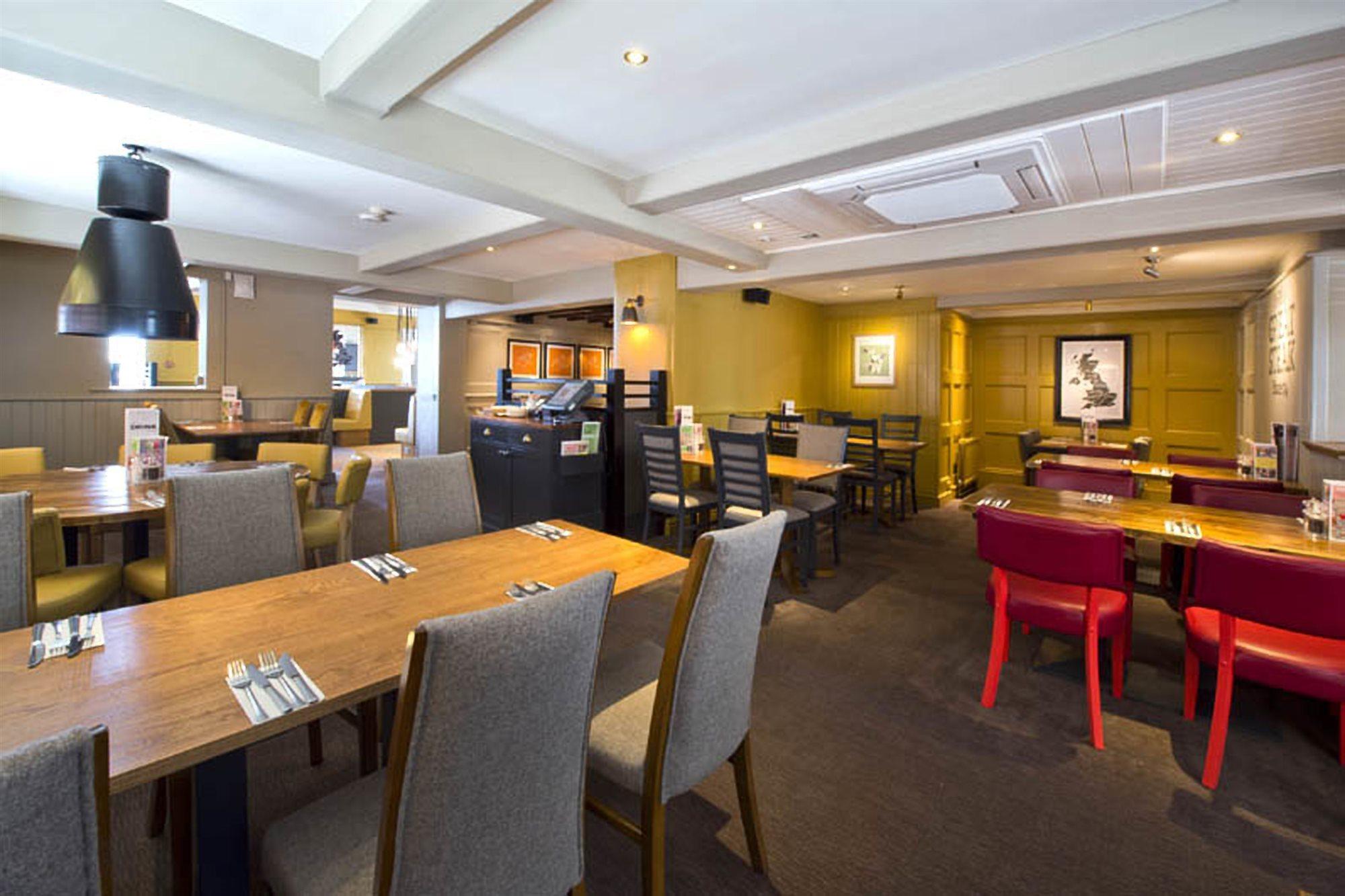 Premier Inn Аръндел Екстериор снимка