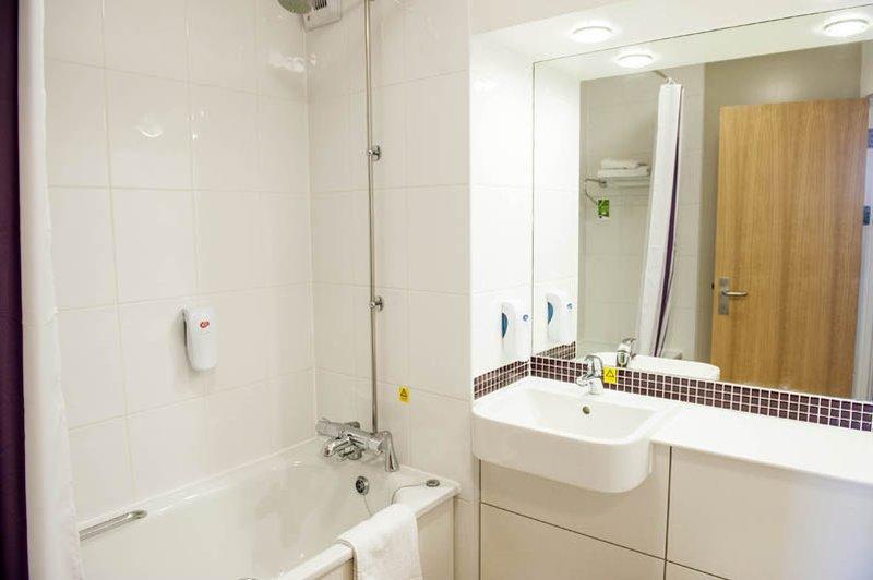 Premier Inn Аръндел Екстериор снимка